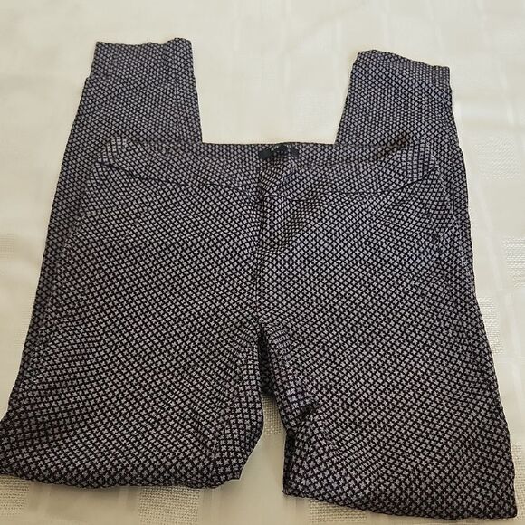 Black and Gray Patterned Pants - Picture 16 of 16